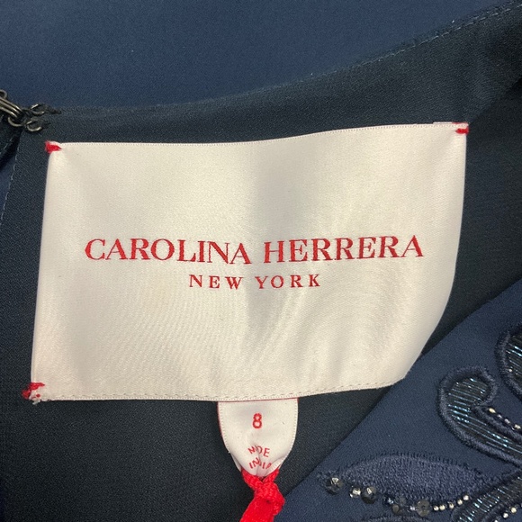 Carolina Herrera Midnight 2022 V Neck Sheath Cape Caftan Gown - Picture 4 of 6